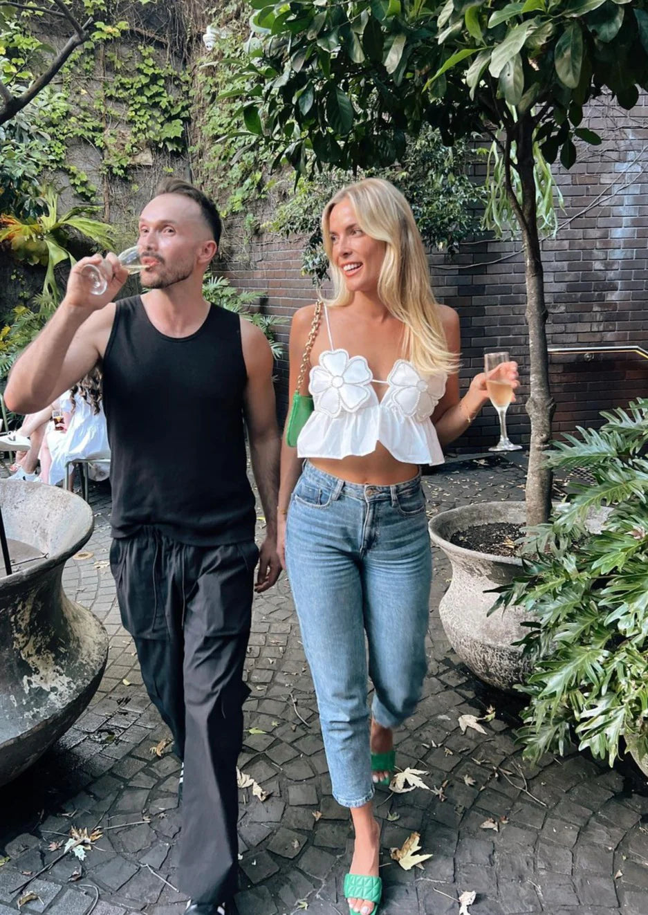 Crop Top mit Strasssteinen