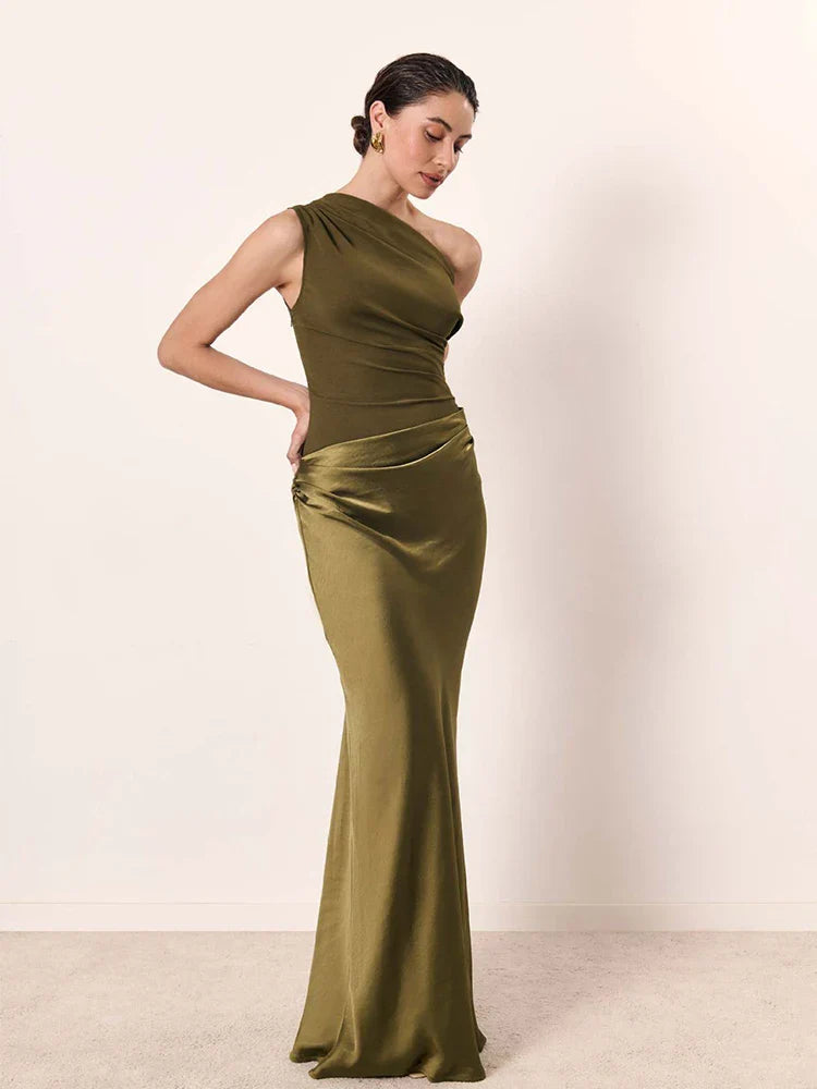 Maxi Chleid mit One-Shoulder Satin